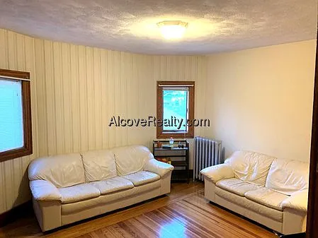 3 bed, 1.0 bath, $3,900 — Photo 3
