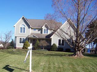 1888 W View Trl, Howell, MI 48843