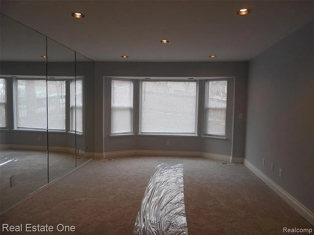 2 bed, 3.0 bath, 1000 sqft, $2,000 — Photo 3