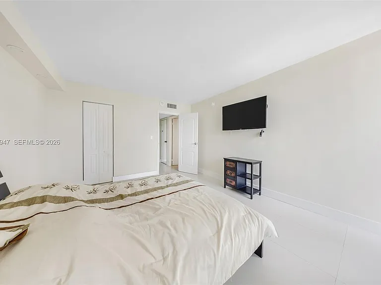 100 Bayview Dr #606 — Photo 17