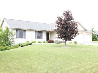 1636 Mapletree Ct, Howards Grove, WI 53083
