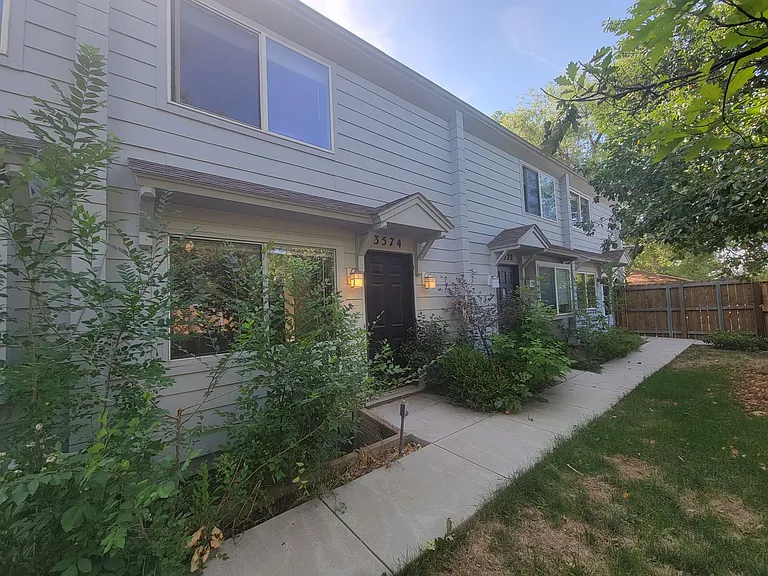 3574 Broadway St — Photo 28