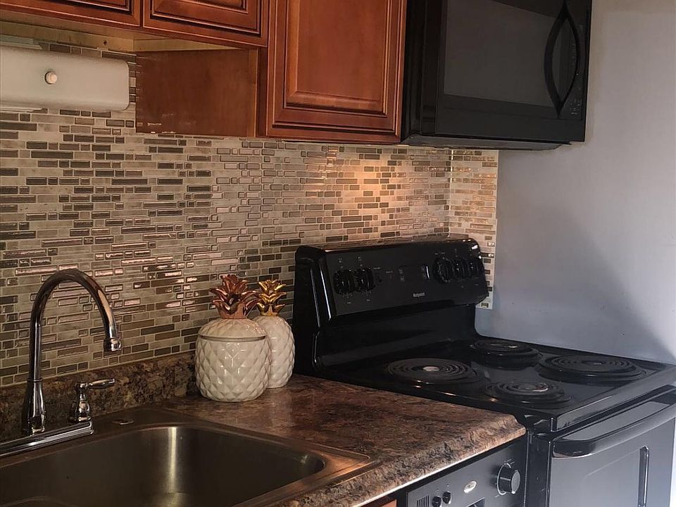 1st image of 84 Cathcart Dr #D