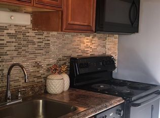 84 Cathcart Dr #D, Ballwin, MO 63021