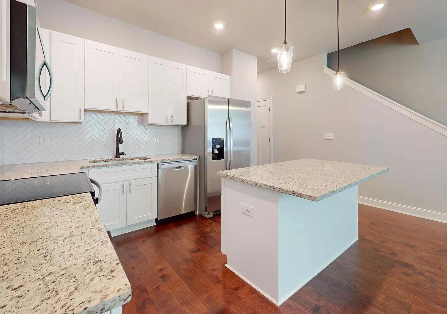 3 bed, 2.5 bath, 1694 sqft, $1,995 — Photo 2