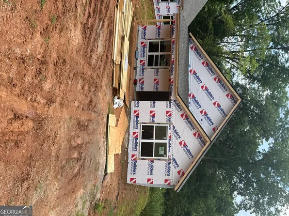 1110 E 7th St, West Point, GA 31833