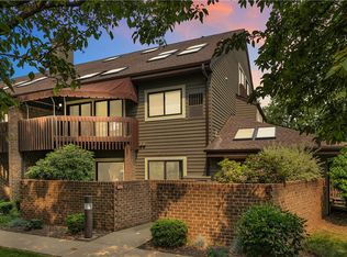 2808 Leona Ln, Coraopolis, PA 15108