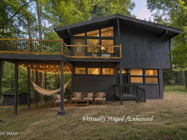 101 Gum Ter, Greentown, PA 18426