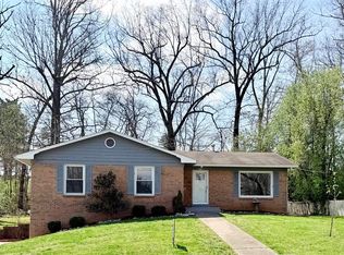 645 Cherrywood Dr, Radcliff, KY 40160