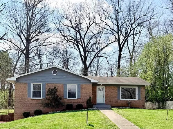 645 Cherrywood Dr, Radcliff, KY 40160