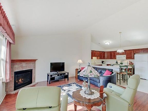 4th image of 3915 Gray Pond Ct