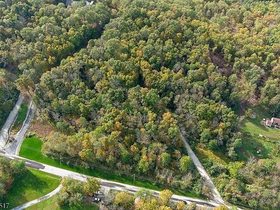 5th image of 97 Moore Road