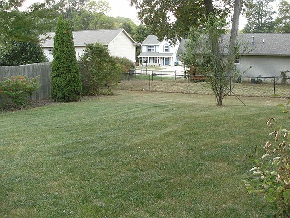 5th image of 616 E Musket Dr