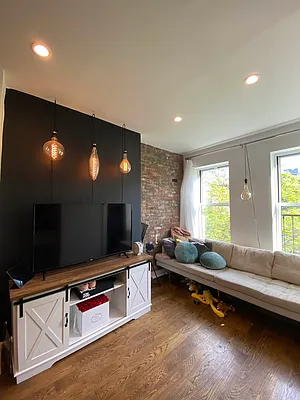 Rented by FirstService Realty (legacy) | media 9