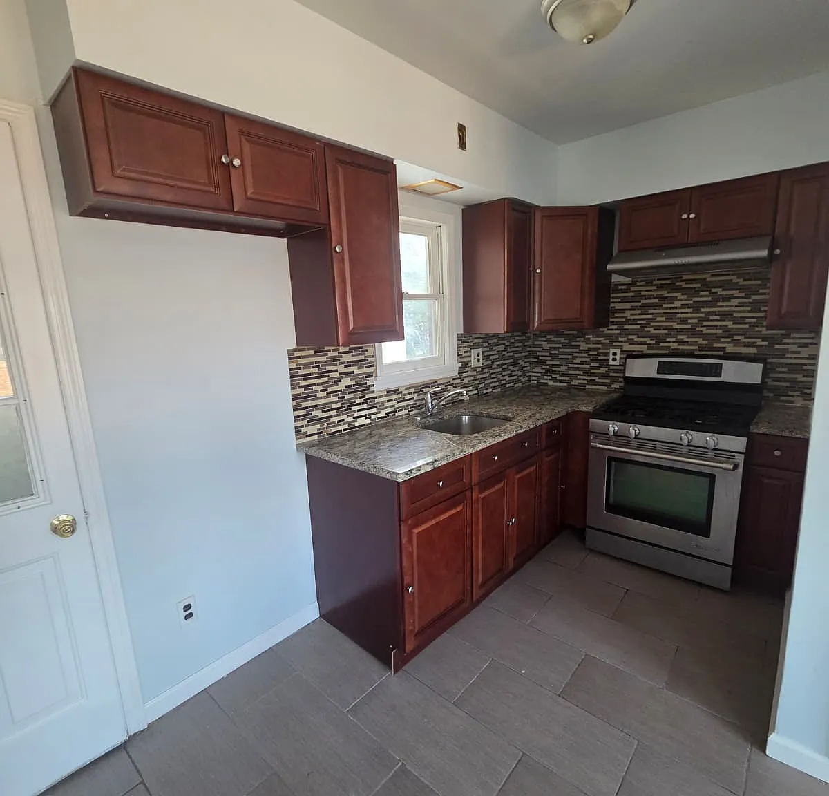 1 bed, 800 sqft, $1,700 — Photo 3