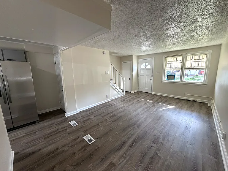 3030 Essex Rd — Photo 3