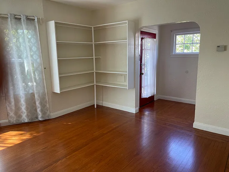 805 San Carlos Ave — Photo 8