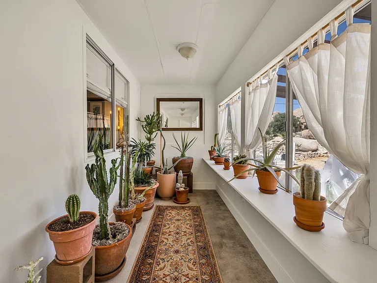 5660 Rowell Rd — Photo 34