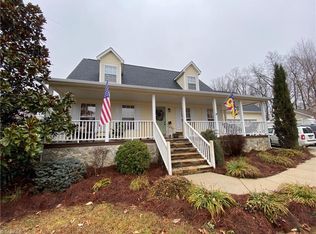 8006 Daltonshire Dr, Oak Ridge, NC 27310