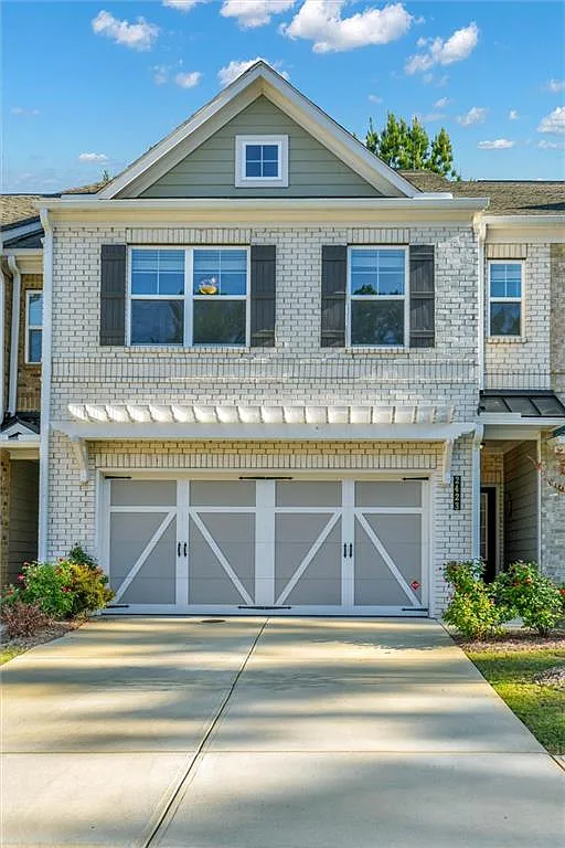 3 bed, 2.5 bath, 1974 sqft, $2,700 — Photo 1