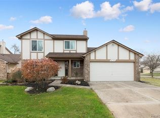 46749 Aarons Way #75, Canton, MI 48188