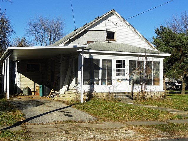 2nd image of 480 Van Buren St