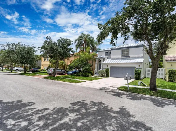 614 NW 158th Ln, Pembroke Pines, FL 33028