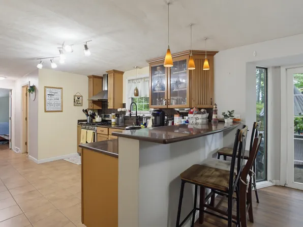 21 Shelburne Road, Nashua, NH 03063