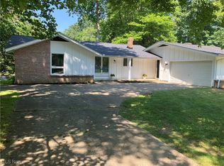 1152 Berwick Ln, South Euclid, OH
