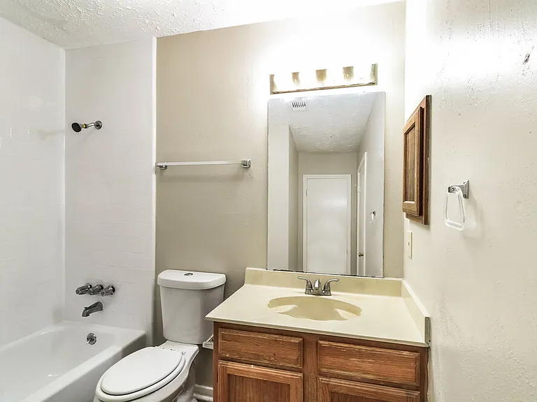 901 Briarcreek Dr — Photo 12