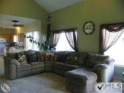 family room 2.jpg