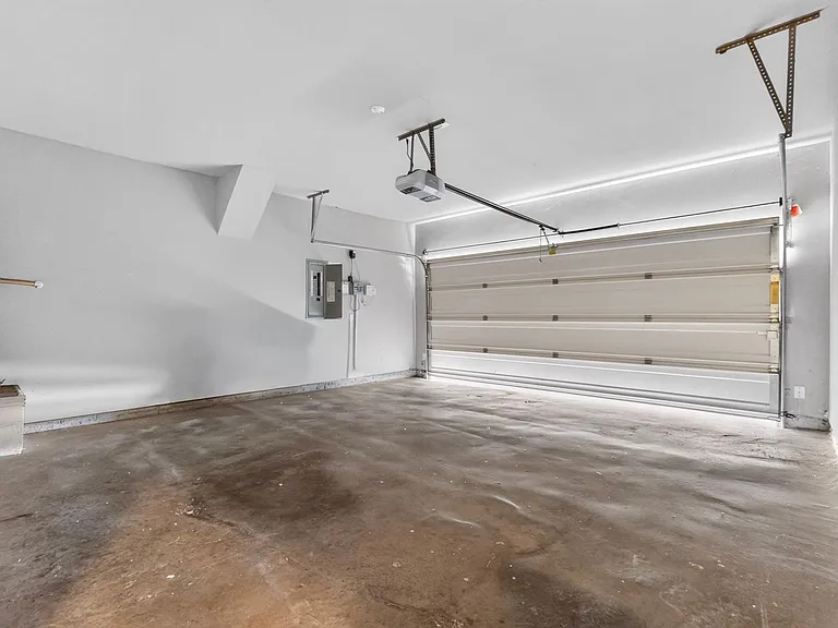 3312 Glen Crest Ln — Photo 42