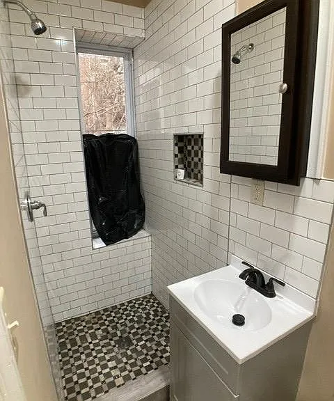 758 N Dekalb St — Photo 13