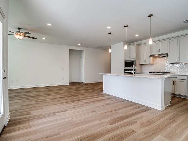 1600 Tyler Dr — Photo 8