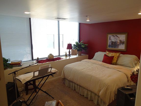 2nd image of 44 W Broadway APT 908S