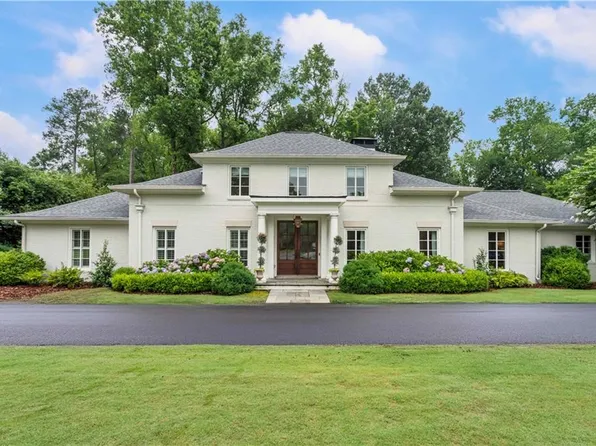 3798 Castlegate Dr NW, Atlanta, GA 30327