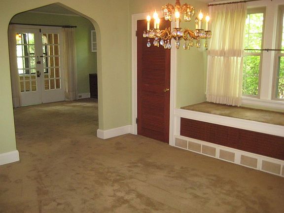 2nd image of 2711 Powell Dr