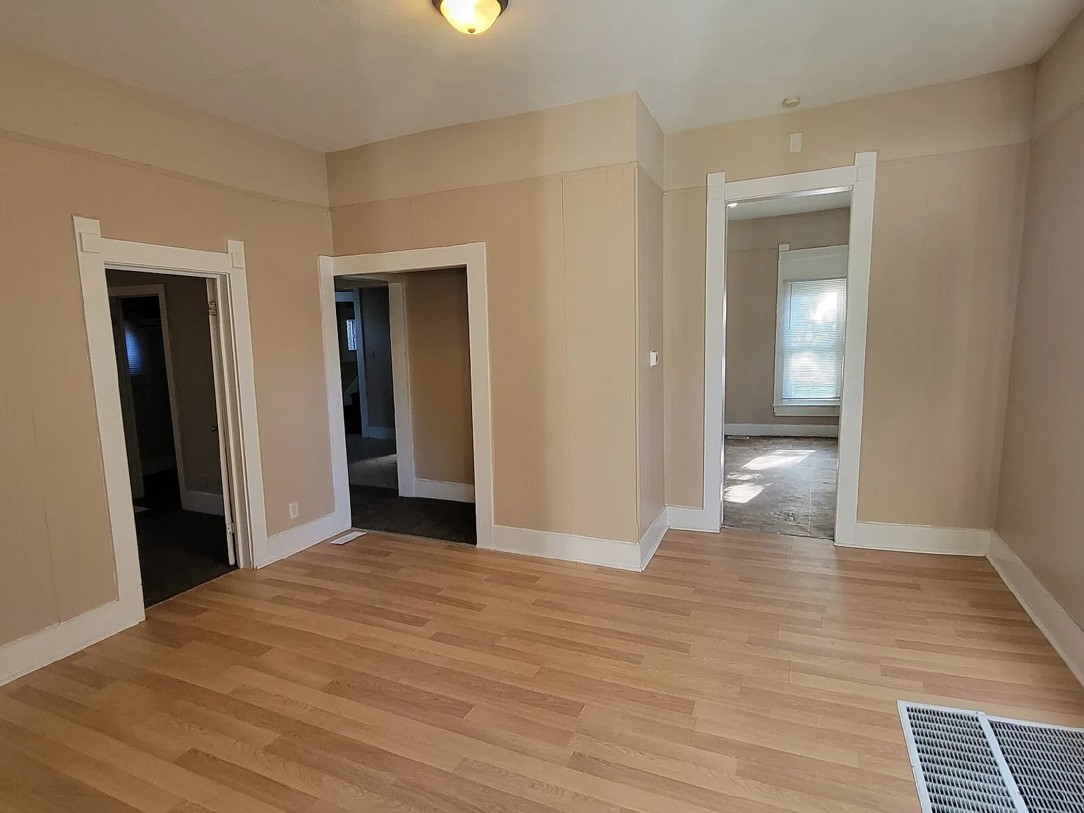 3 bed, $925 — Photo 3