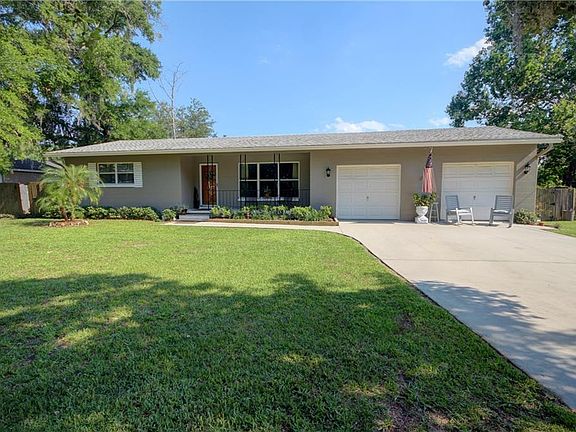 2nd image of 17 Lotus Lake Dr