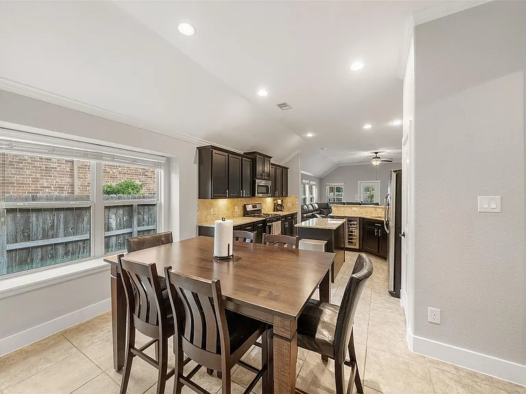 9534 Knox Prairie Ct — Photo 11