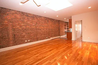 Rented by R New York