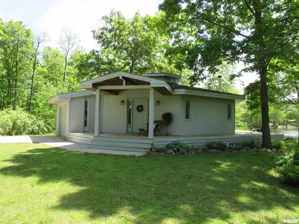 2624 Lakeside Dr, Centralia, IL 62801