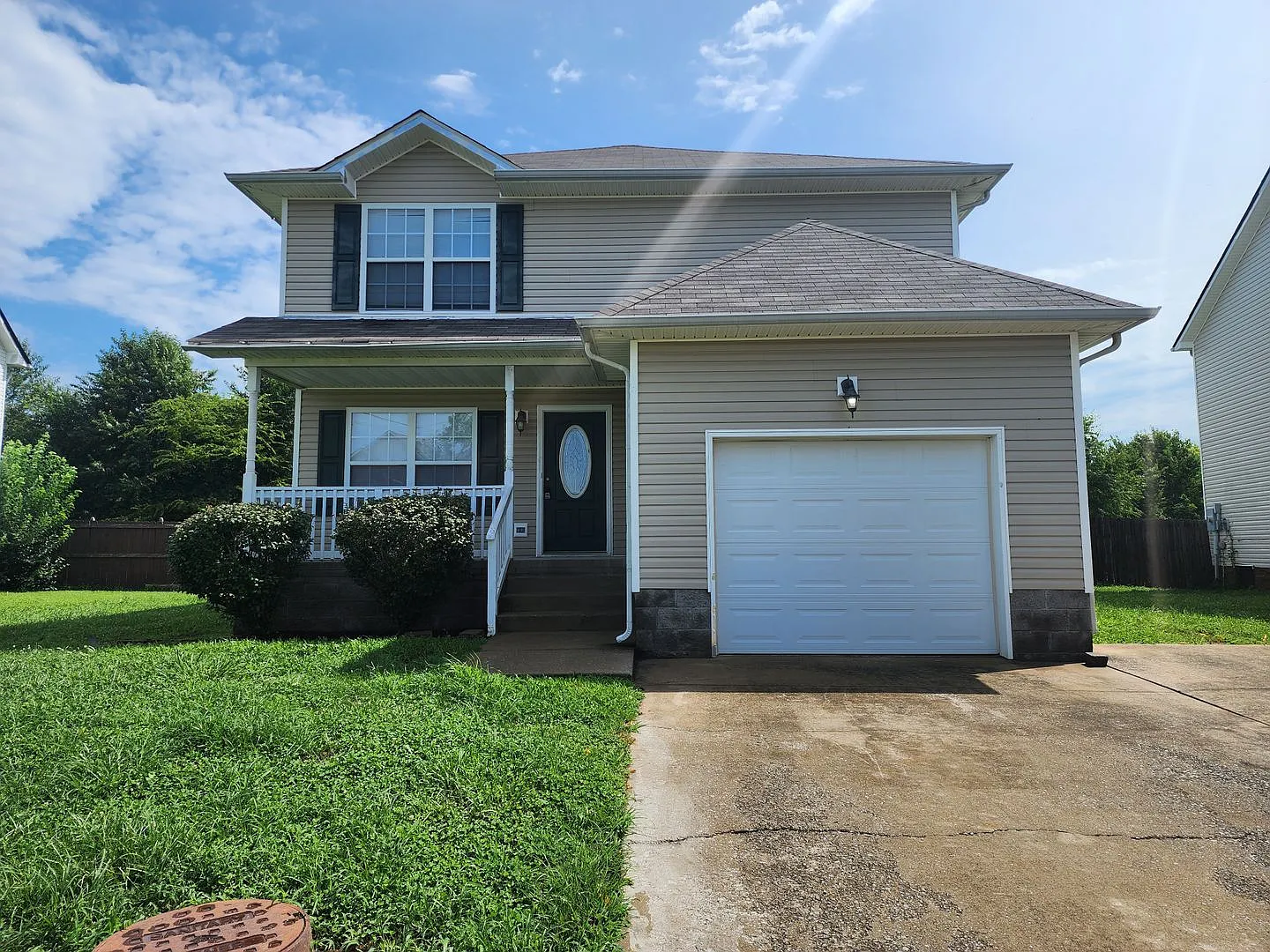 4 Bedroom 2.5 Bath Gorgeous Oak Grove Home — Photo 1