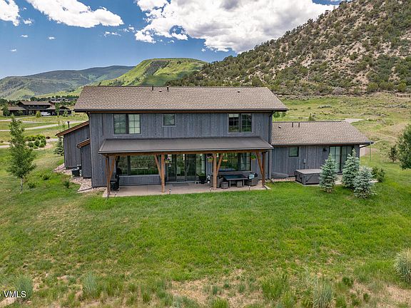 3rd image of 140 Hunters View Ln
