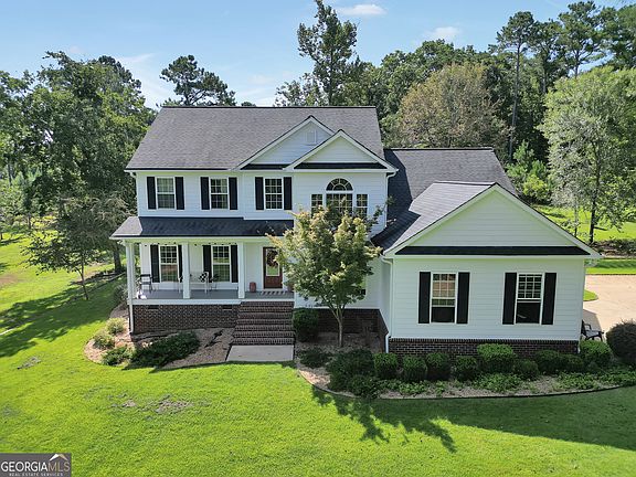 2nd image of 153 Highland Cir