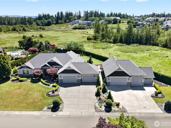 3006 220th Avenue E, Lake Tapps, WA 98391