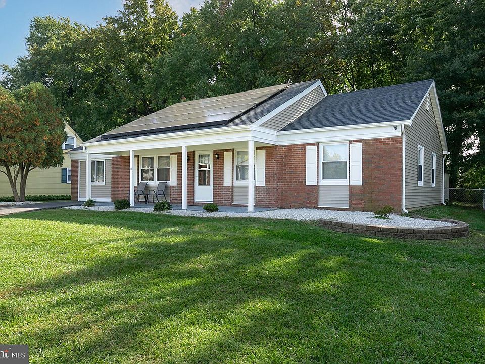 1st image of 11 Edgely Ln