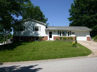 4914 Hill Dr, Godfrey, IL 62035
