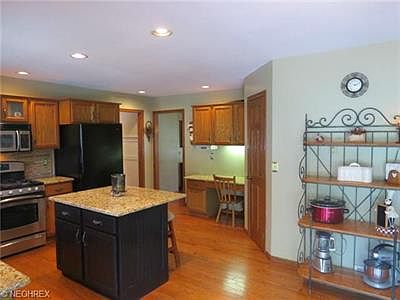 3rd image of 27 Malibu Dr