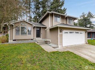 633 NW Mizzen Dr, Oak Harbor, WA 98277